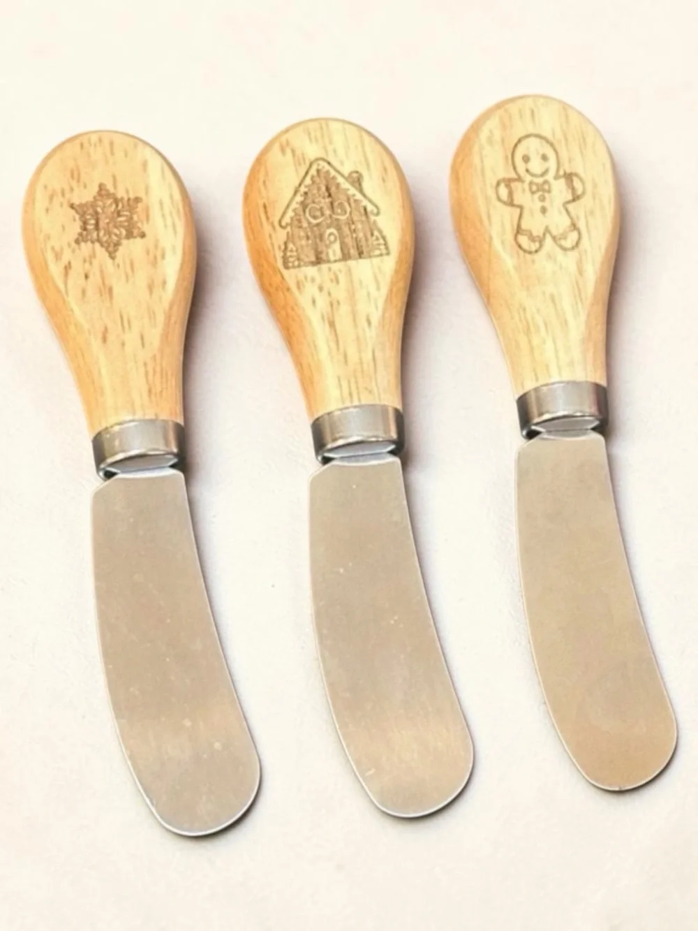 Christmas Wooden Handle Spreader Knives Festive Cheese & Butter Knife Set 3 pcs